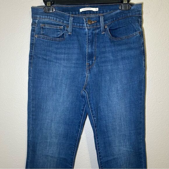 Levi’s Slimming Boot Cut Denim Jeans women’s size 30 - Picture 2 of 9